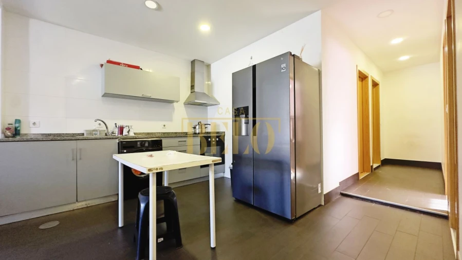 Moradia T8 para Venda em Milheiros Foto 7