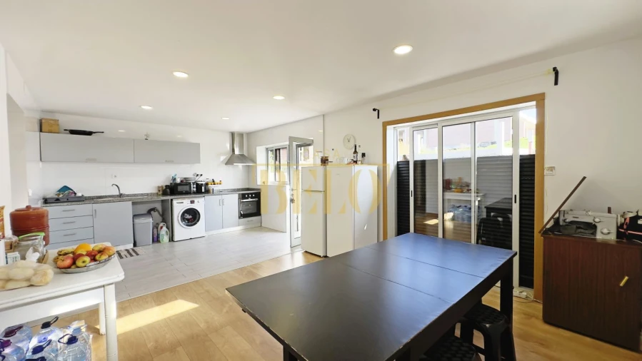 Moradia T8 para Venda em Milheiros Foto 37