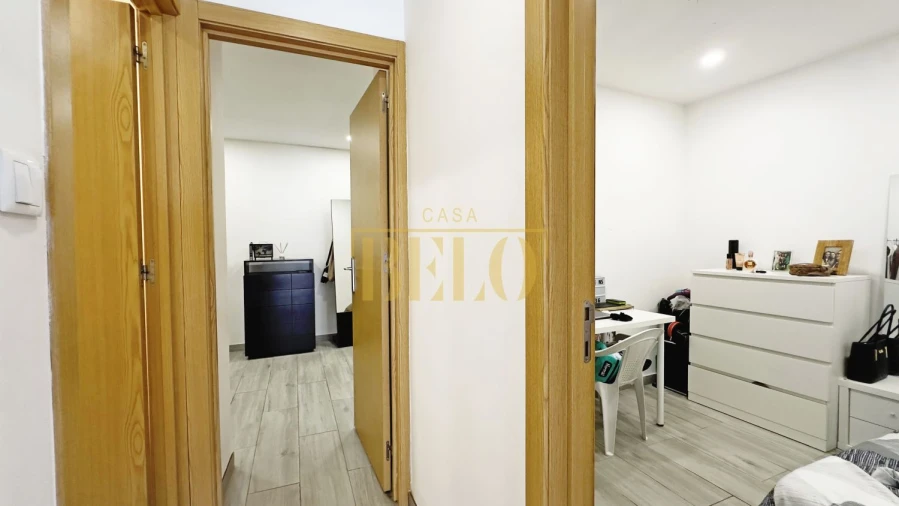 Moradia T8 para Venda em Milheiros Foto 24