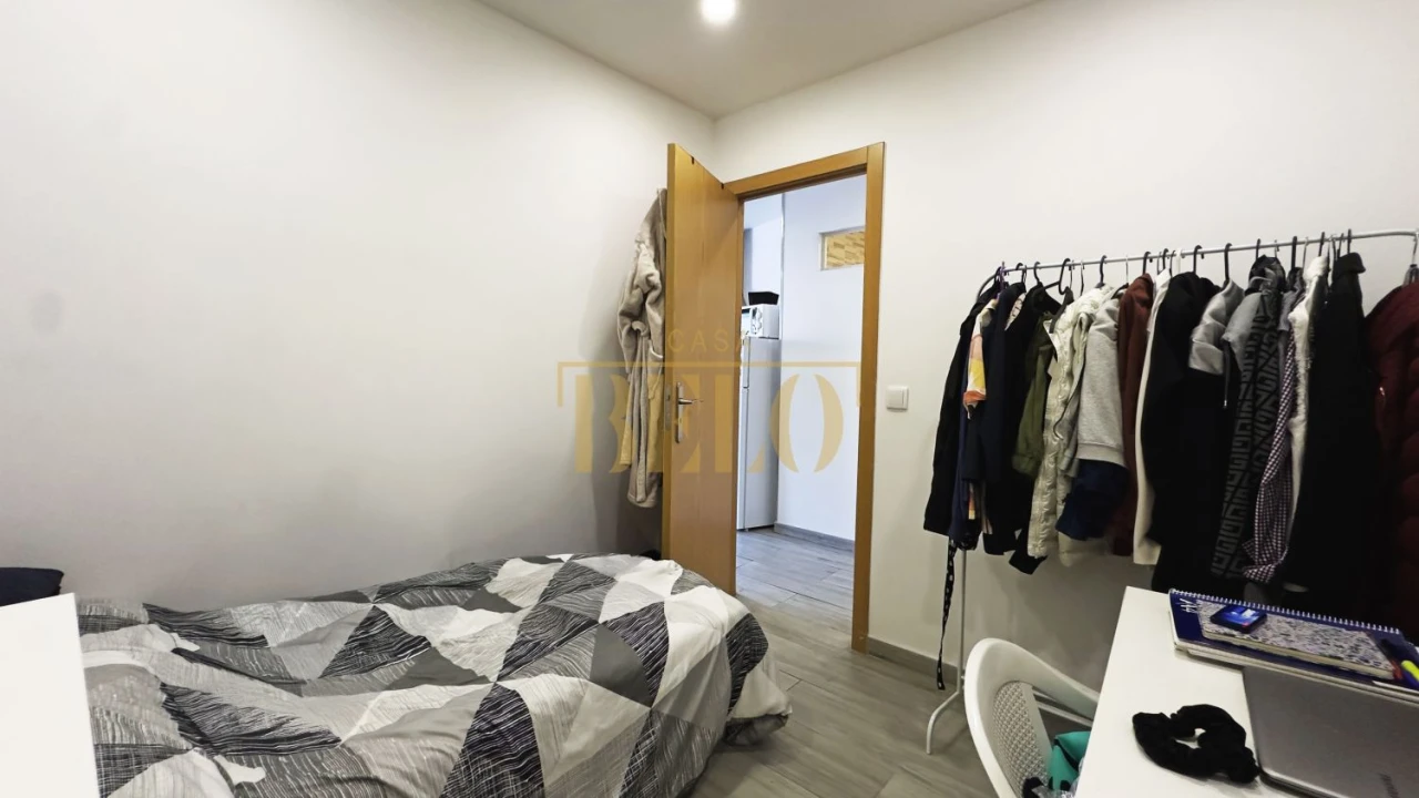 Moradia T8 para Venda em Milheiros Foto 26