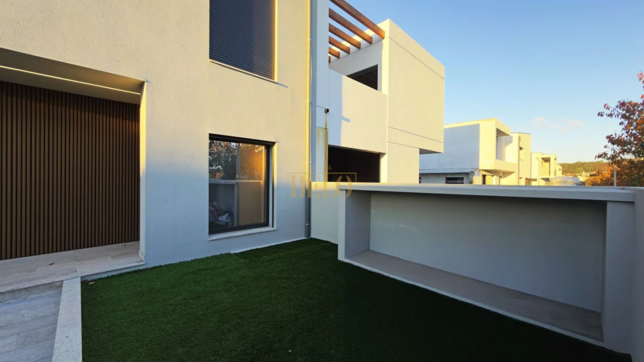 Moradia T3 para Venda em Nogueira e Silva Escura Foto 44