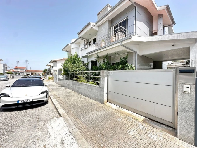 Moradia T4 para Venda em Cidade da Maia Foto 45