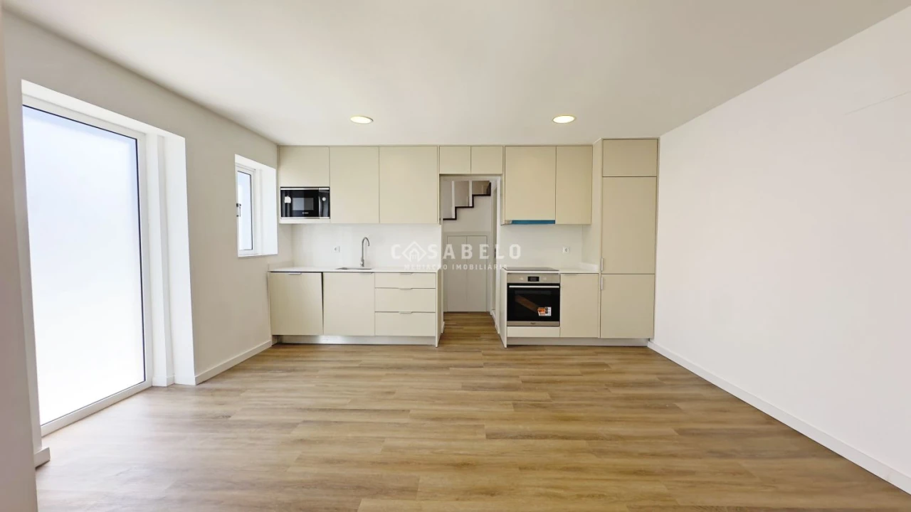 Moradia T2 para Venda em Paranhos Foto 2