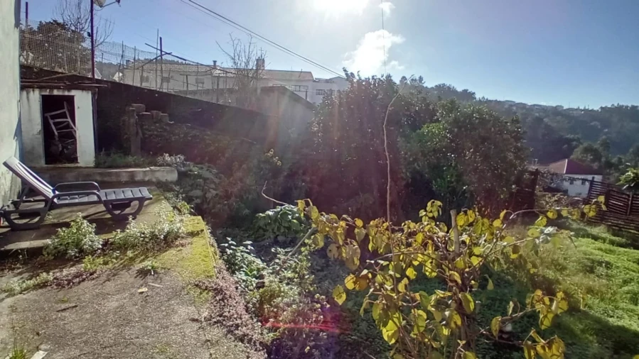 Moradia T4 para Venda em Lomba Foto 8