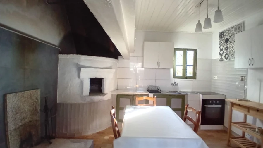 Moradia T4 para Venda em Lomba Foto 10