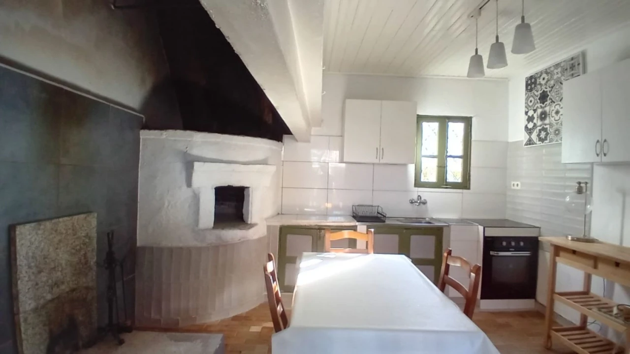 Moradia T4 para Venda em Lomba Foto 10