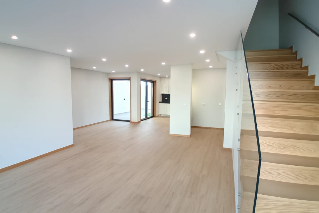 Moradia T3 para Venda em Madalena Foto 10