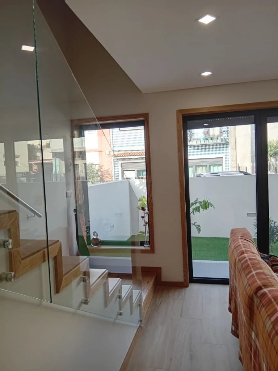 Moradia T3 para Venda em Madalena Foto 38