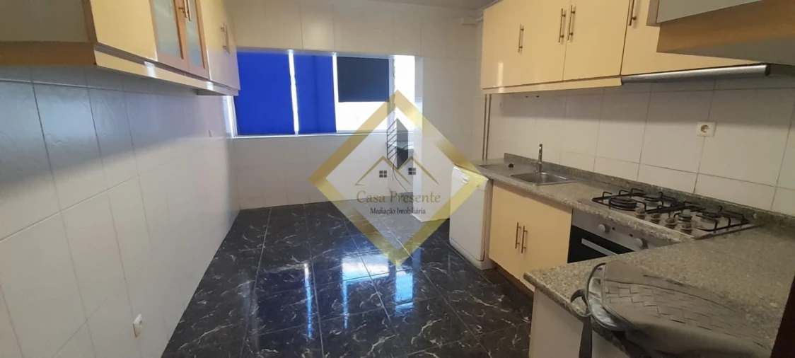 Apartamento T2 para Arrendamento em Vilar de Andorinho