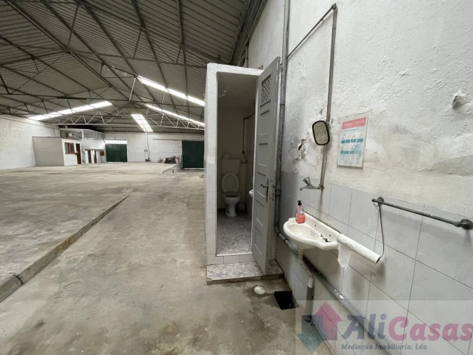 Loja para Arrendamento em Esmoriz Foto 9