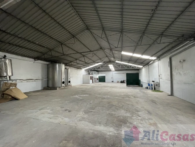 Loja para Arrendamento em Esmoriz Foto 4