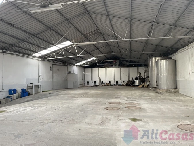 Loja para Arrendamento em Esmoriz Foto 7