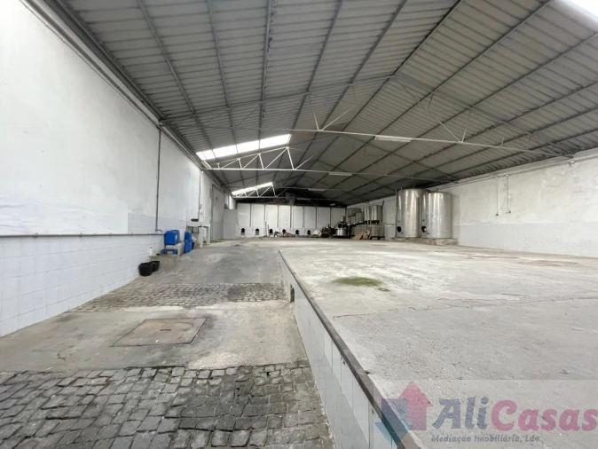 Loja para Arrendamento em Esmoriz Foto 1