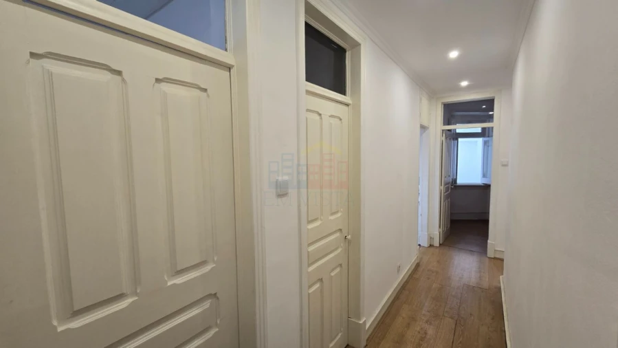 Apartamento T2 para Venda em Arroios Foto 9