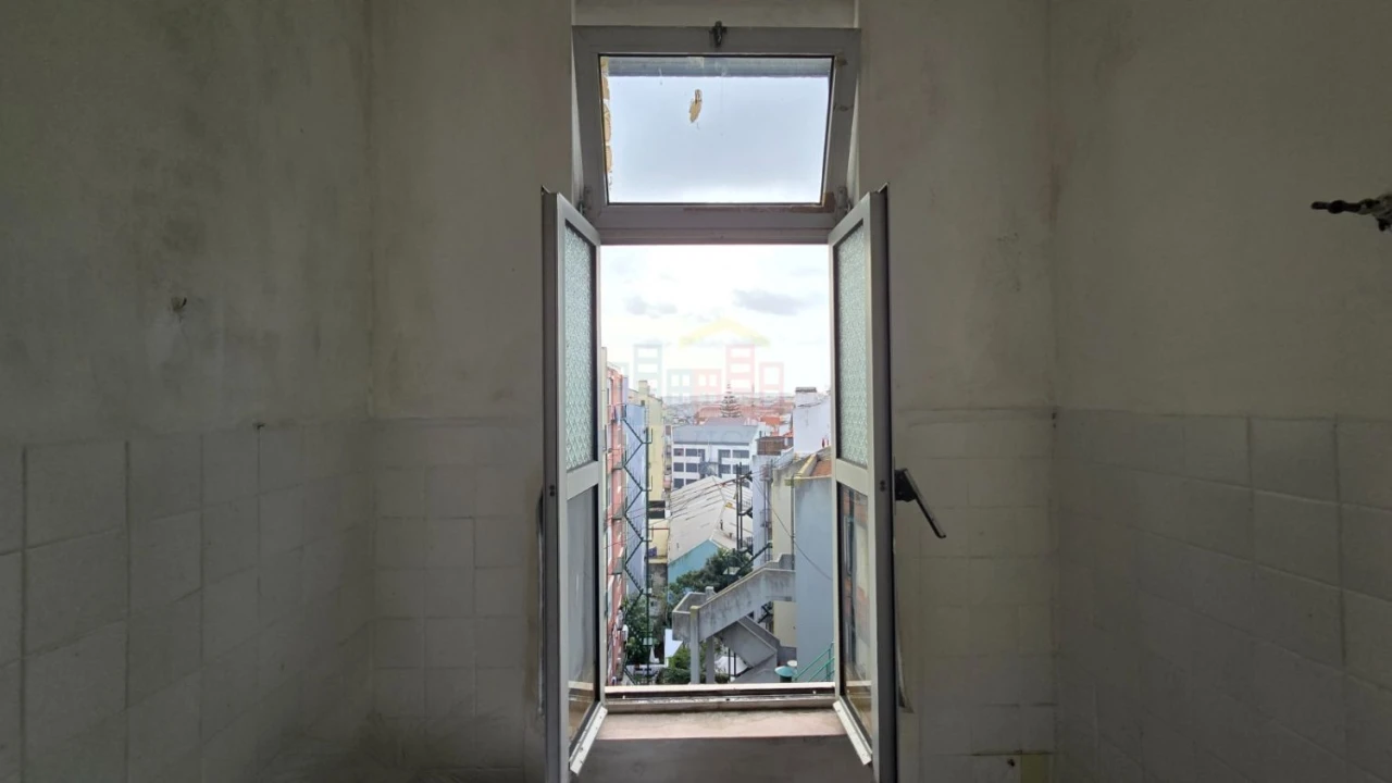 Apartamento T2 para Venda em Arroios Foto 14