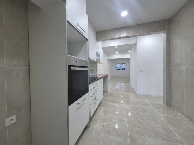 Apartamento T2 para Venda em Almada, Cova da Piedade, Pragal e Cacilhas Foto 4
