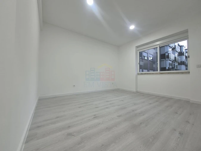 Apartamento T2 para Venda em Almada, Cova da Piedade, Pragal e Cacilhas Foto 3