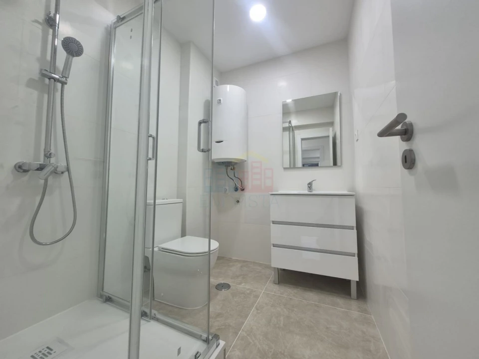 Apartamento T2 para Venda em Almada, Cova da Piedade, Pragal e Cacilhas Foto 8