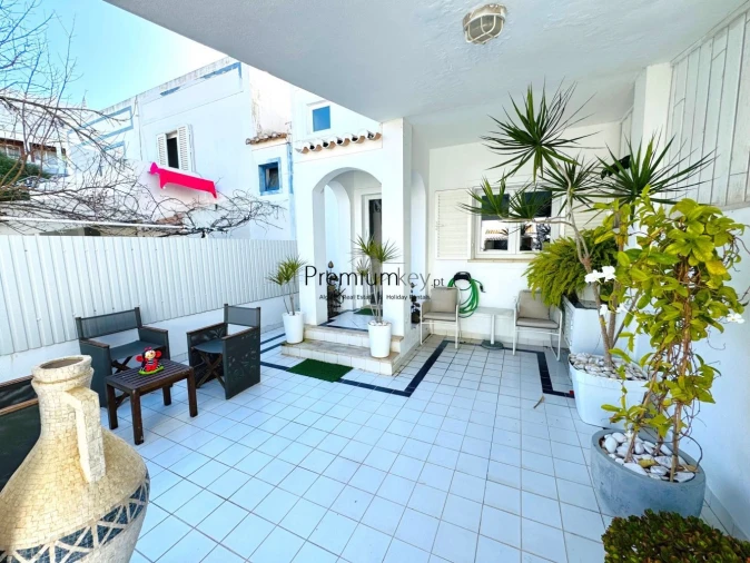 Moradia T2 para Venda em Albufeira e Olhos de Água Foto 1