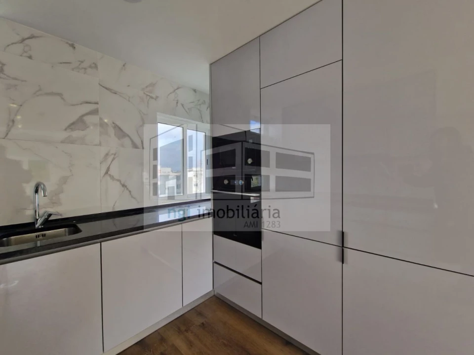 Apartamento T3 para Venda em Olivais Foto 2