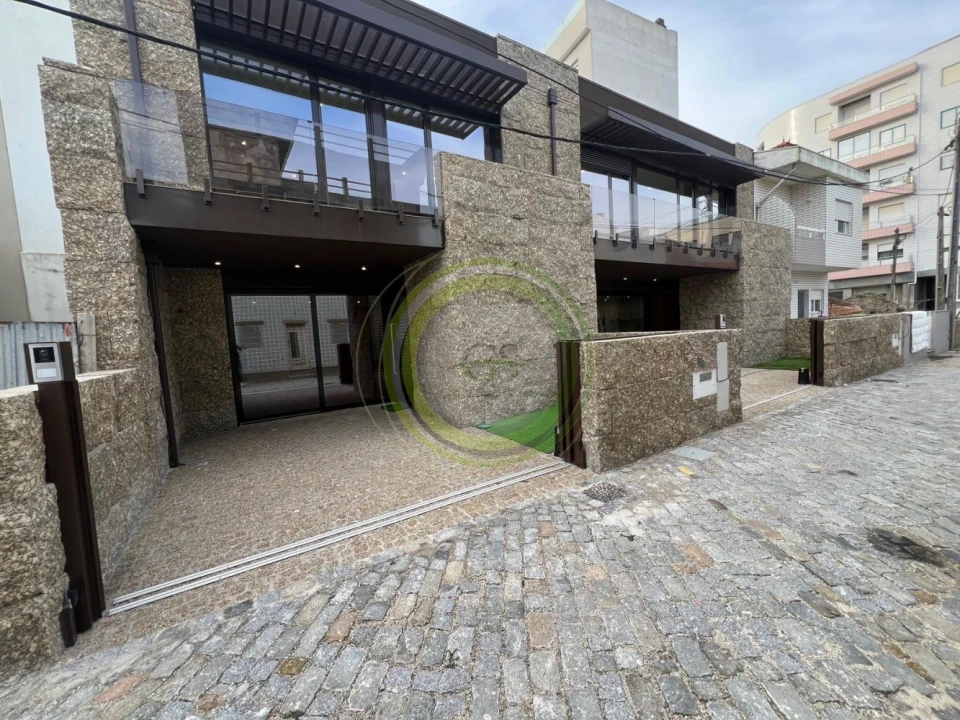 Moradia T2 para Venda em Aver-O-Mar, Amorim e Terroso Foto 1