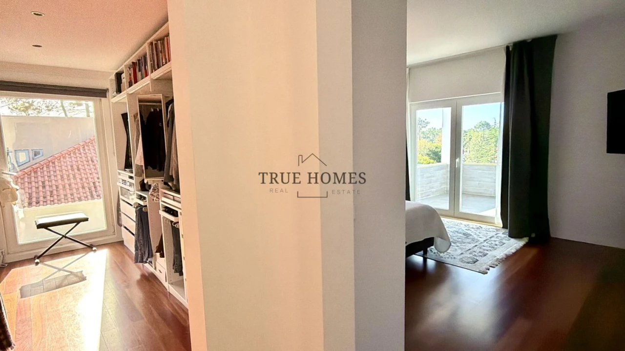 Moradia T8 para Venda em Charneca de Caparica e Sobreda Foto 13