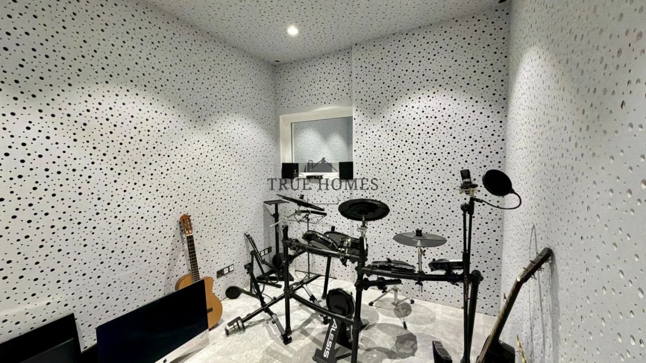 Moradia T8 para Venda em Charneca de Caparica e Sobreda Foto 19