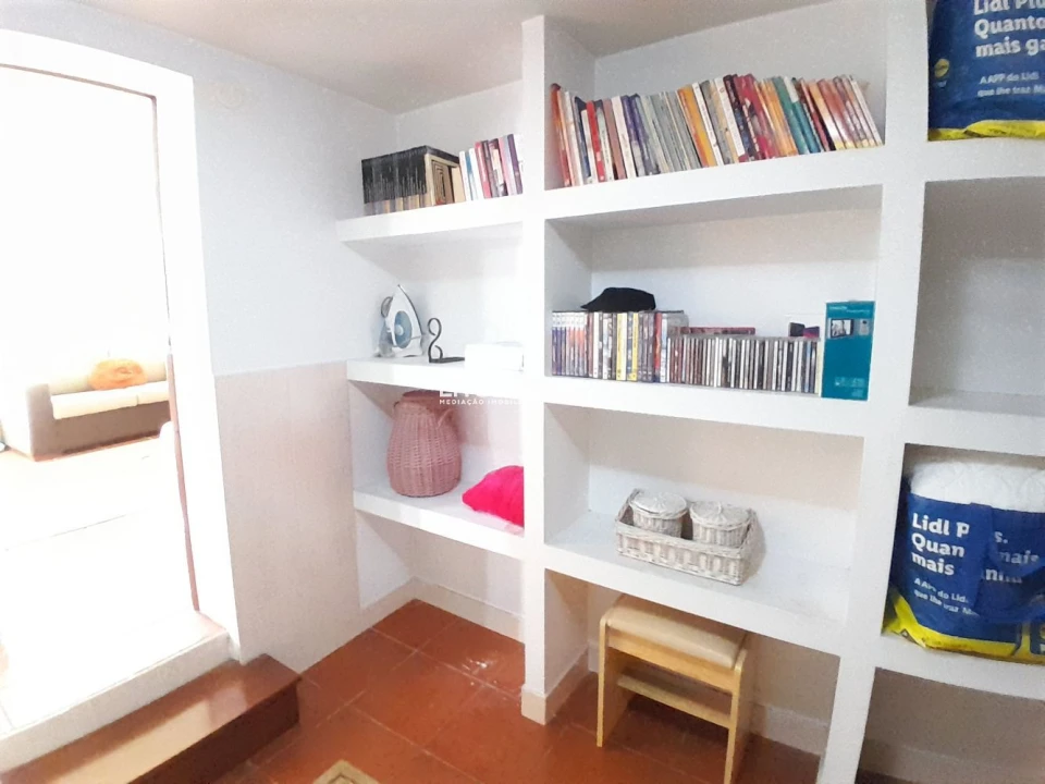 Moradia T5 para Venda em Oiã Foto 27