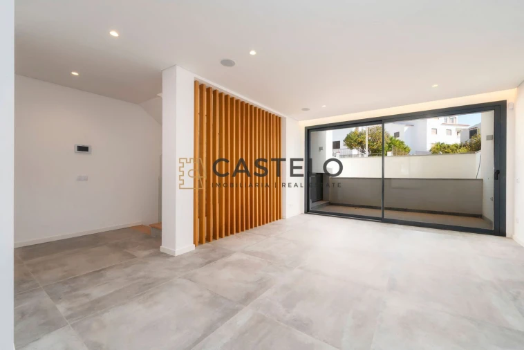 Moradia T3 para Venda em Loule (São Sebastião) Foto 9