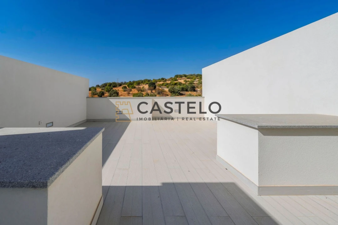 Moradia T3 para Venda em Loule (São Sebastião) Foto 7