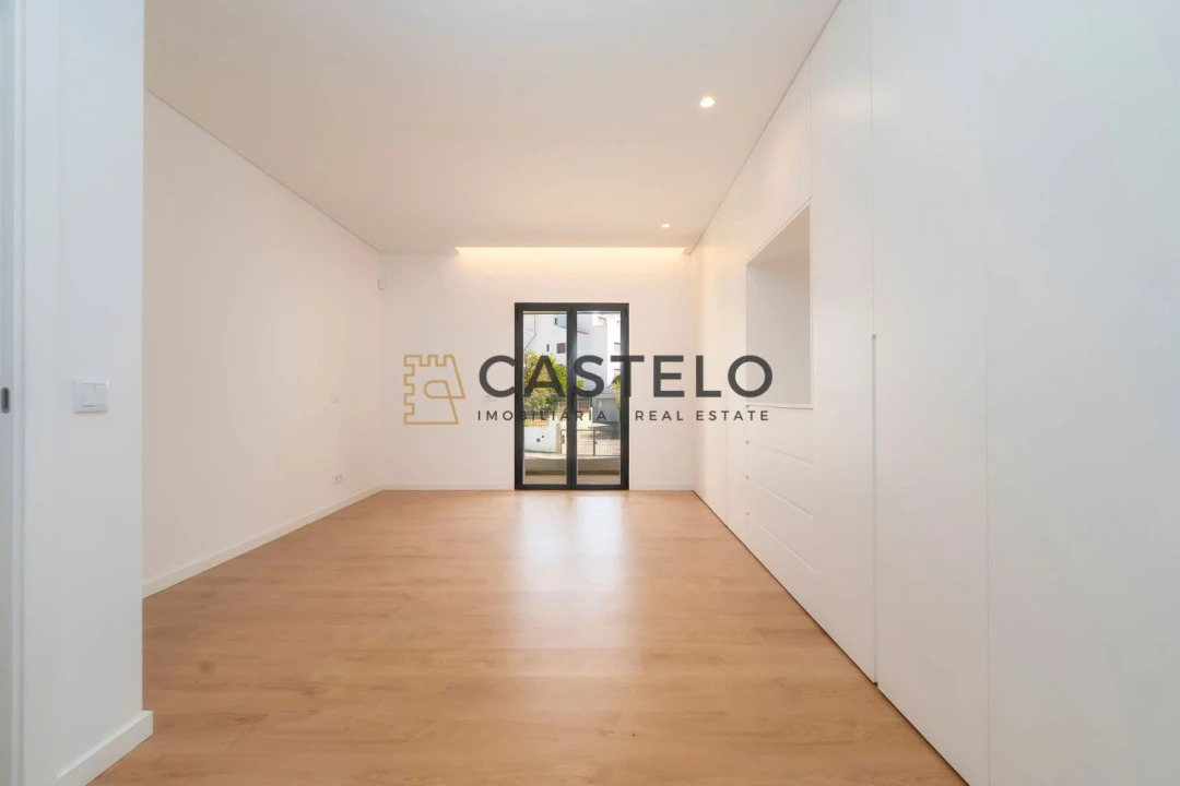 Moradia T3 para Venda em Loule (São Sebastião) Foto 30