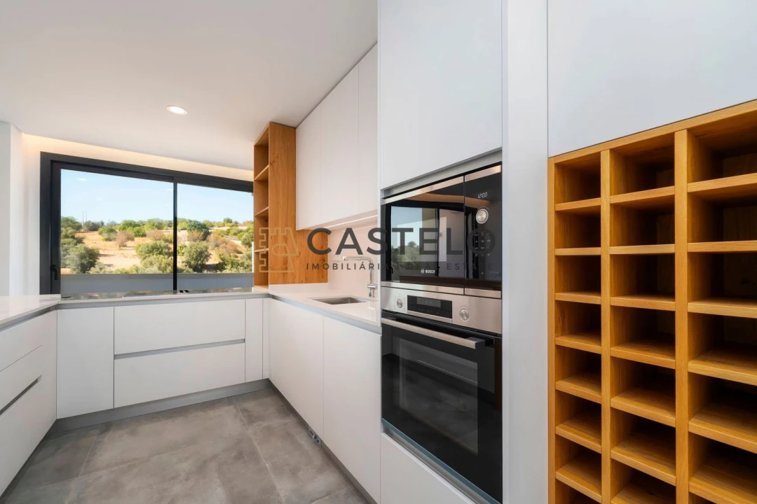 Moradia T3 para Venda em Loule (São Sebastião) Foto 4