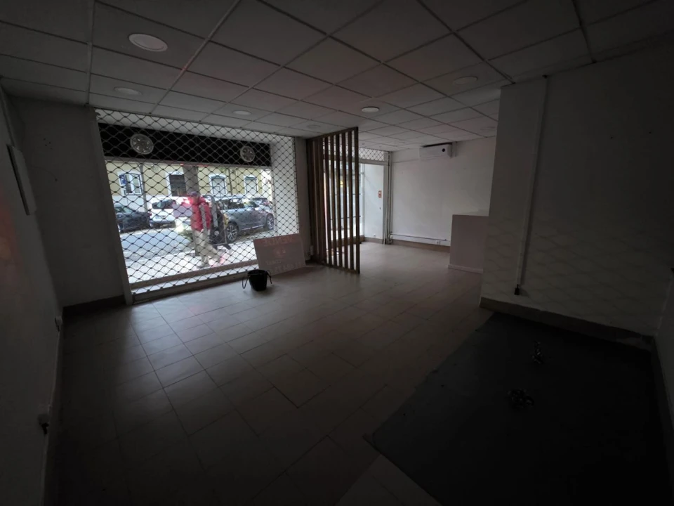 Loja para Arrendamento em Arroios Foto 3