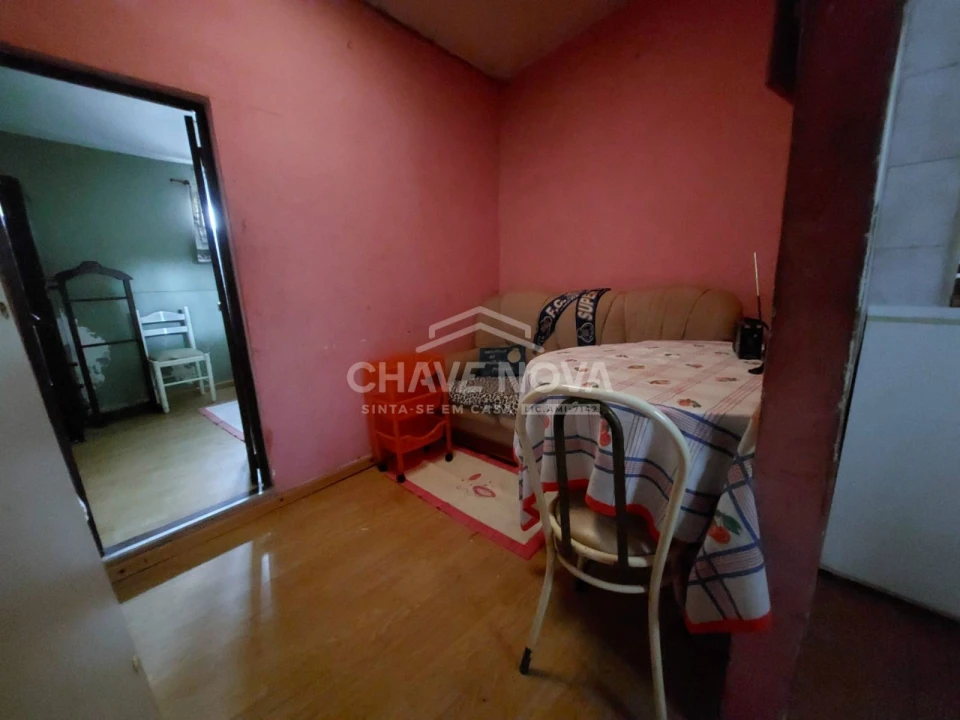 Moradia T2 para Venda em Oliveira do Douro Foto 3