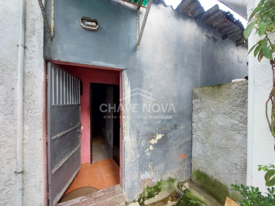 Moradia T2 para Venda em Oliveira do Douro Foto 16