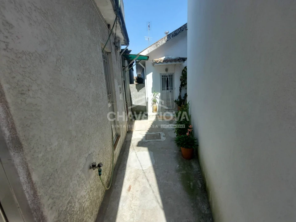 Moradia T2 para Venda em Oliveira do Douro Foto 18