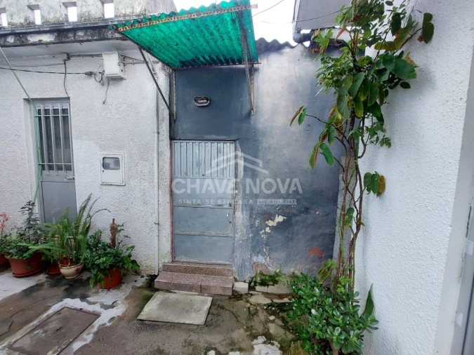 Moradia T2 para Venda em Oliveira do Douro Foto 17