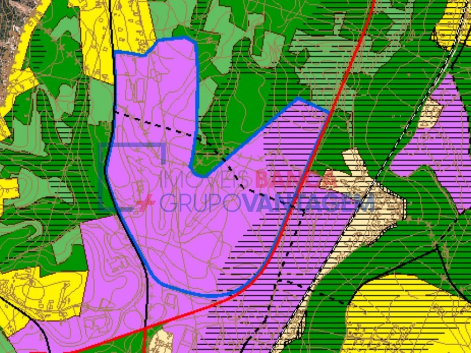 Terreno Comércio / Armazém para Venda em Trouxemil e Torre de Vilela Foto 2