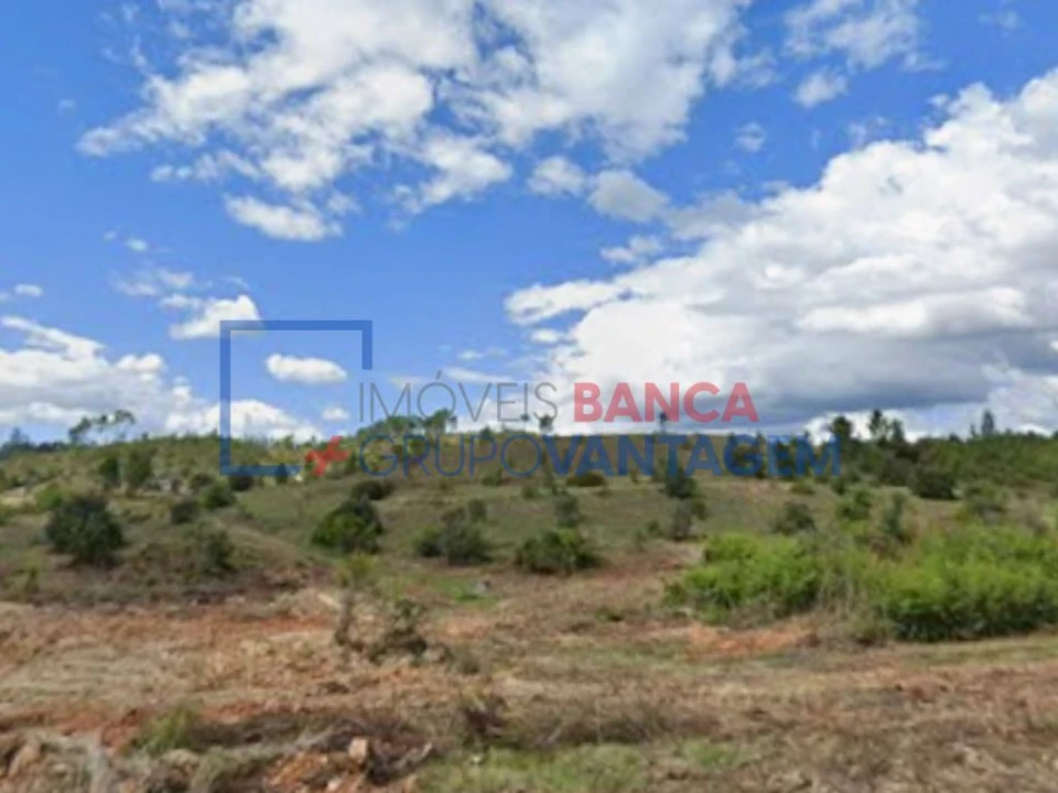 Terreno Comércio / Armazém para Venda em Trouxemil e Torre de Vilela Foto 1