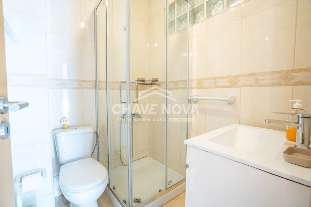 Apartamento T2 para Arrendamento em Arcozelo Foto 11