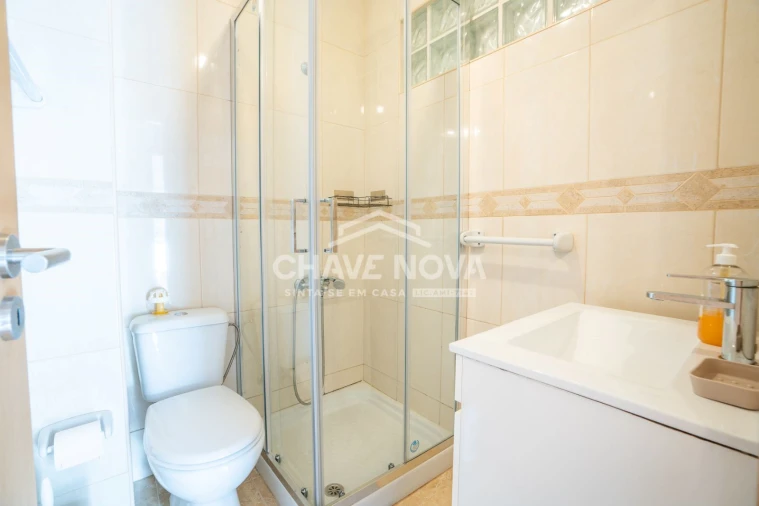 Apartamento T2 para Arrendamento em Arcozelo Foto 11