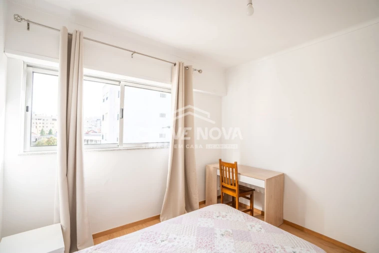 Apartamento T2 para Arrendamento em Arcozelo Foto 13