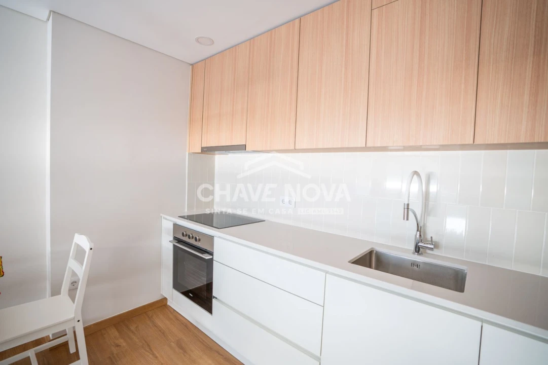Apartamento T2 para Arrendamento em Arcozelo Foto 5