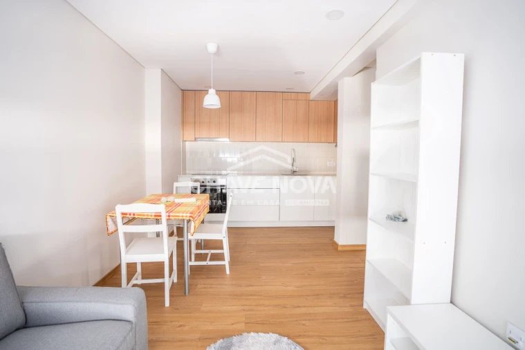 Apartamento T2 para Arrendamento em Arcozelo Foto 3