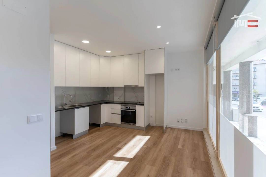 Apartamento T2 para Venda em Leiria, Pousos, Barreira e Cortes Foto 1