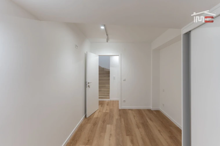 Apartamento T2 para Venda em Leiria, Pousos, Barreira e Cortes Foto 13