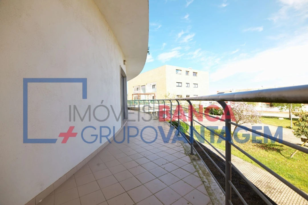 Apartamento T4 para Venda em Pinhal Novo Foto 5