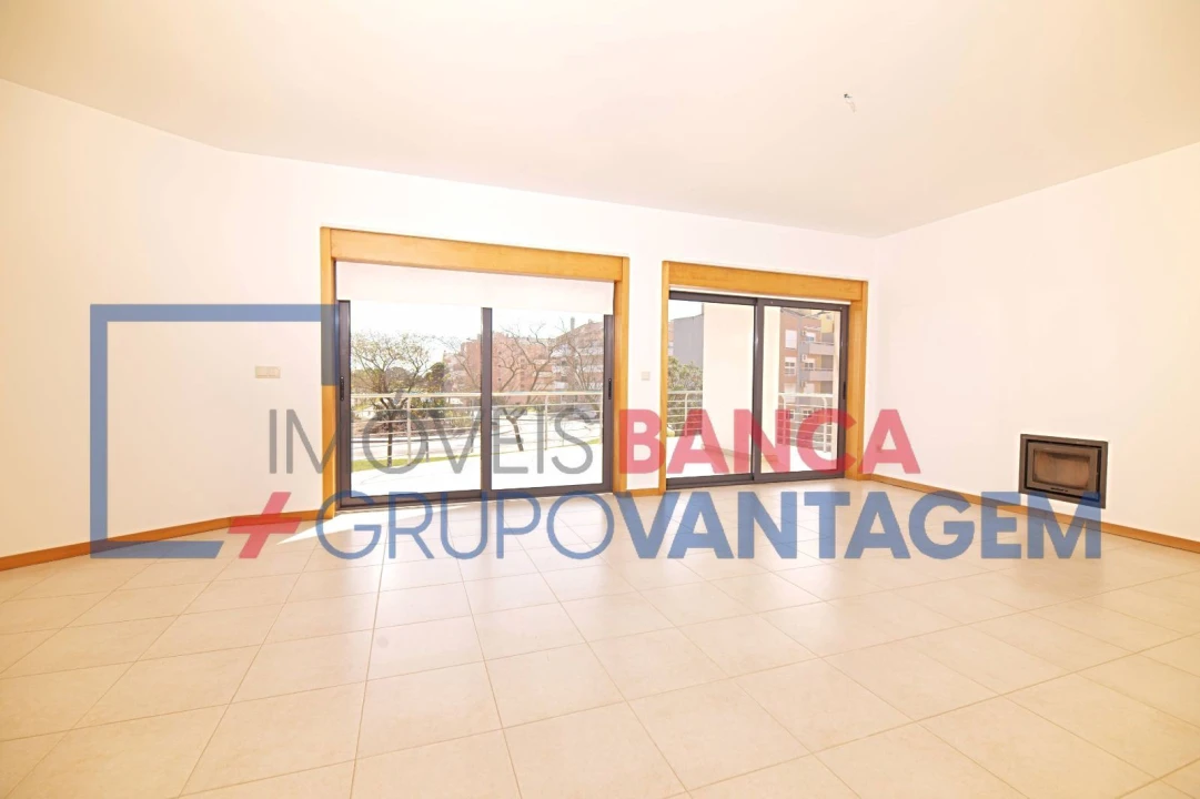 Apartamento T4 para Venda em Pinhal Novo Foto 8
