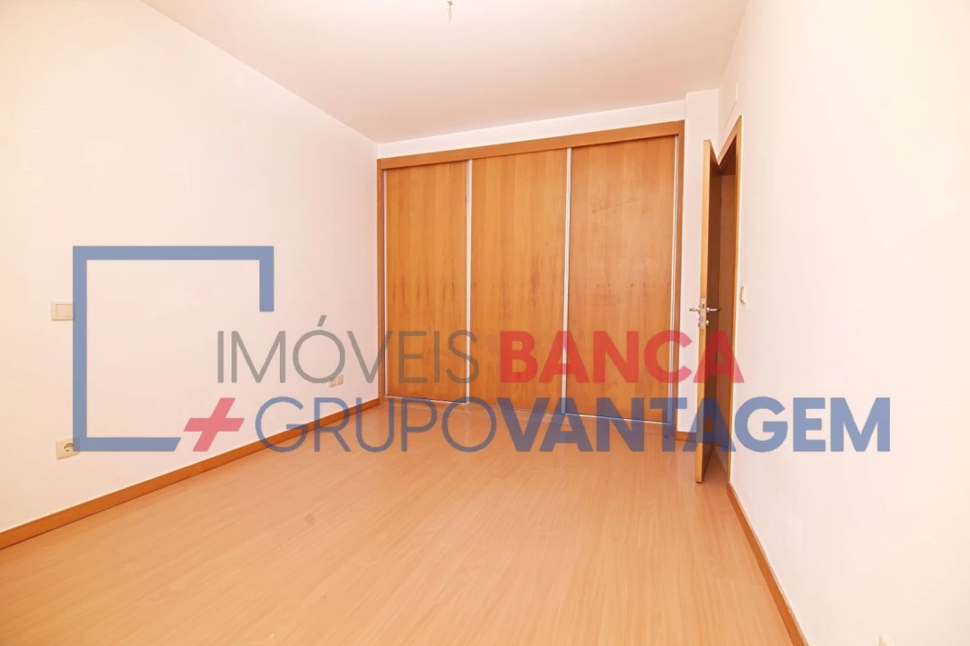 Apartamento T4 para Venda em Pinhal Novo Foto 19