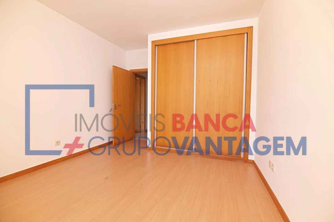 Apartamento T4 para Venda em Pinhal Novo Foto 21